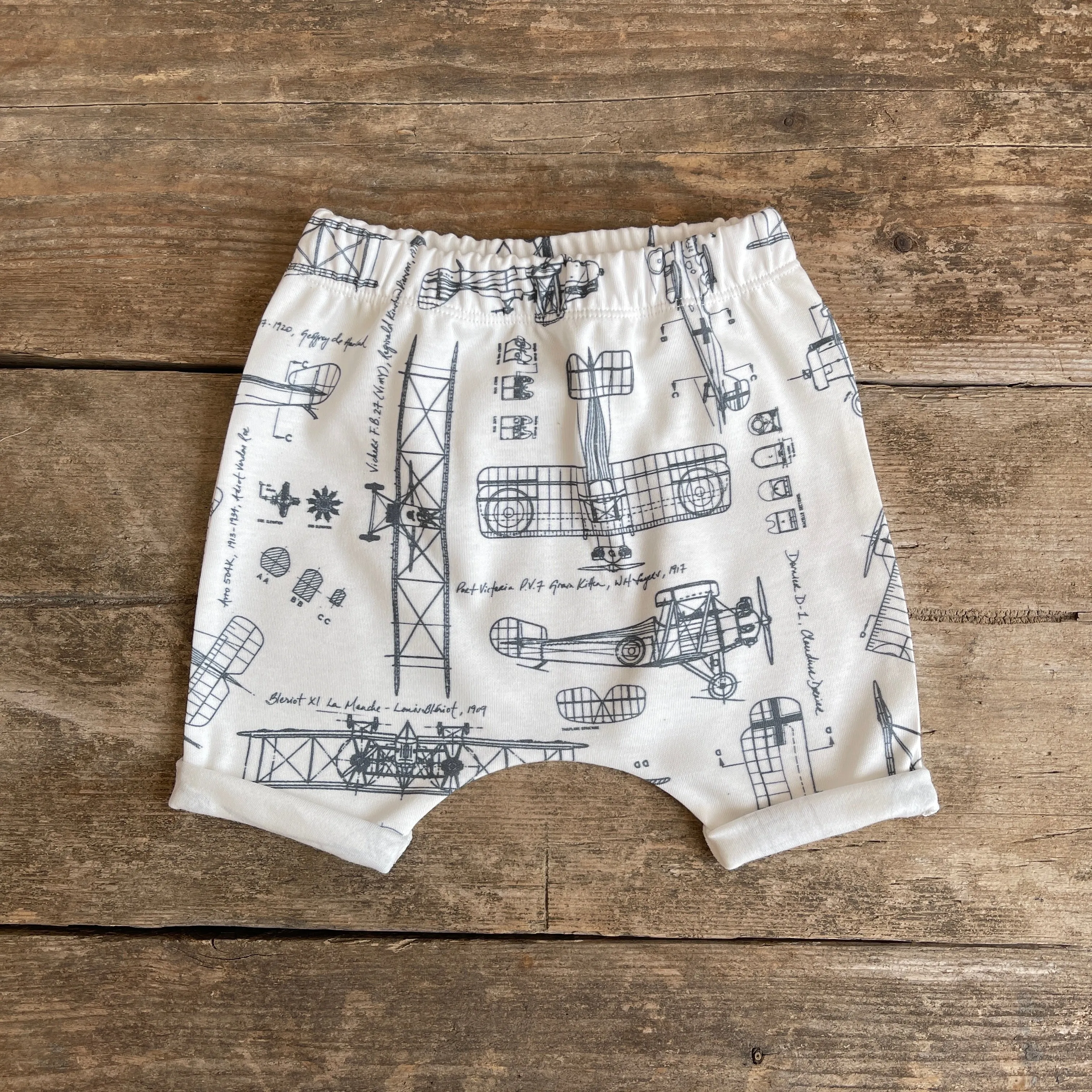 Aeroplane Shorts | Ready To Post