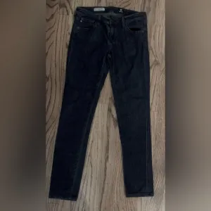 AG Jeans Adriano Goldschmied The Legging Super Skinny Fit Black Denim 27R 28x28