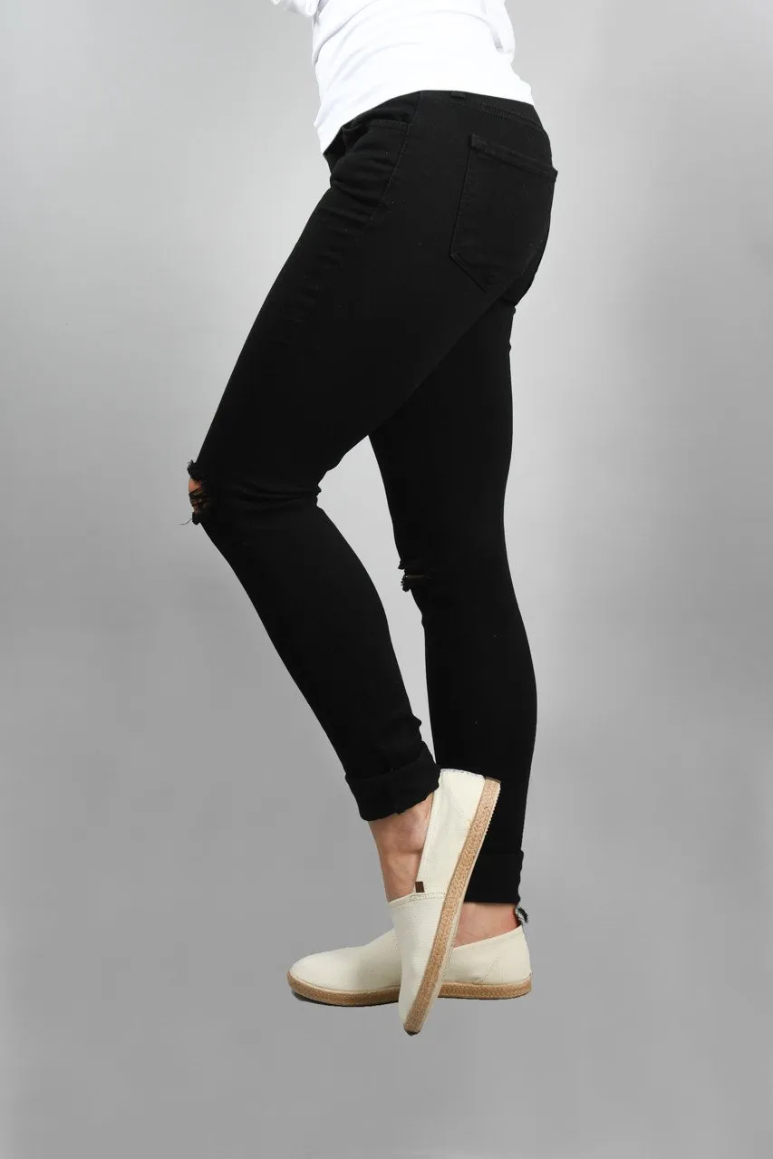 Black Skinnies ~ Kan Can