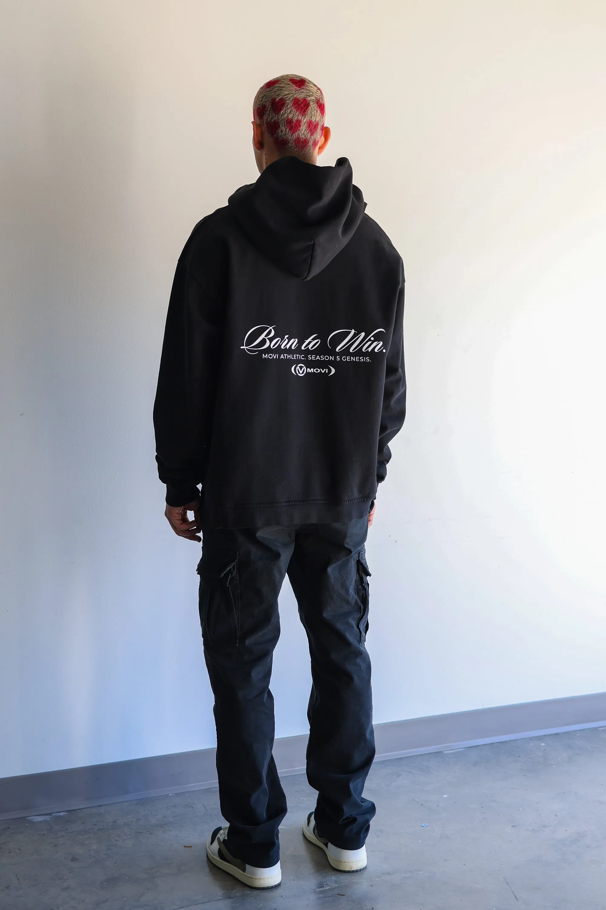 BORN TO WIN HOODIE - BLACK