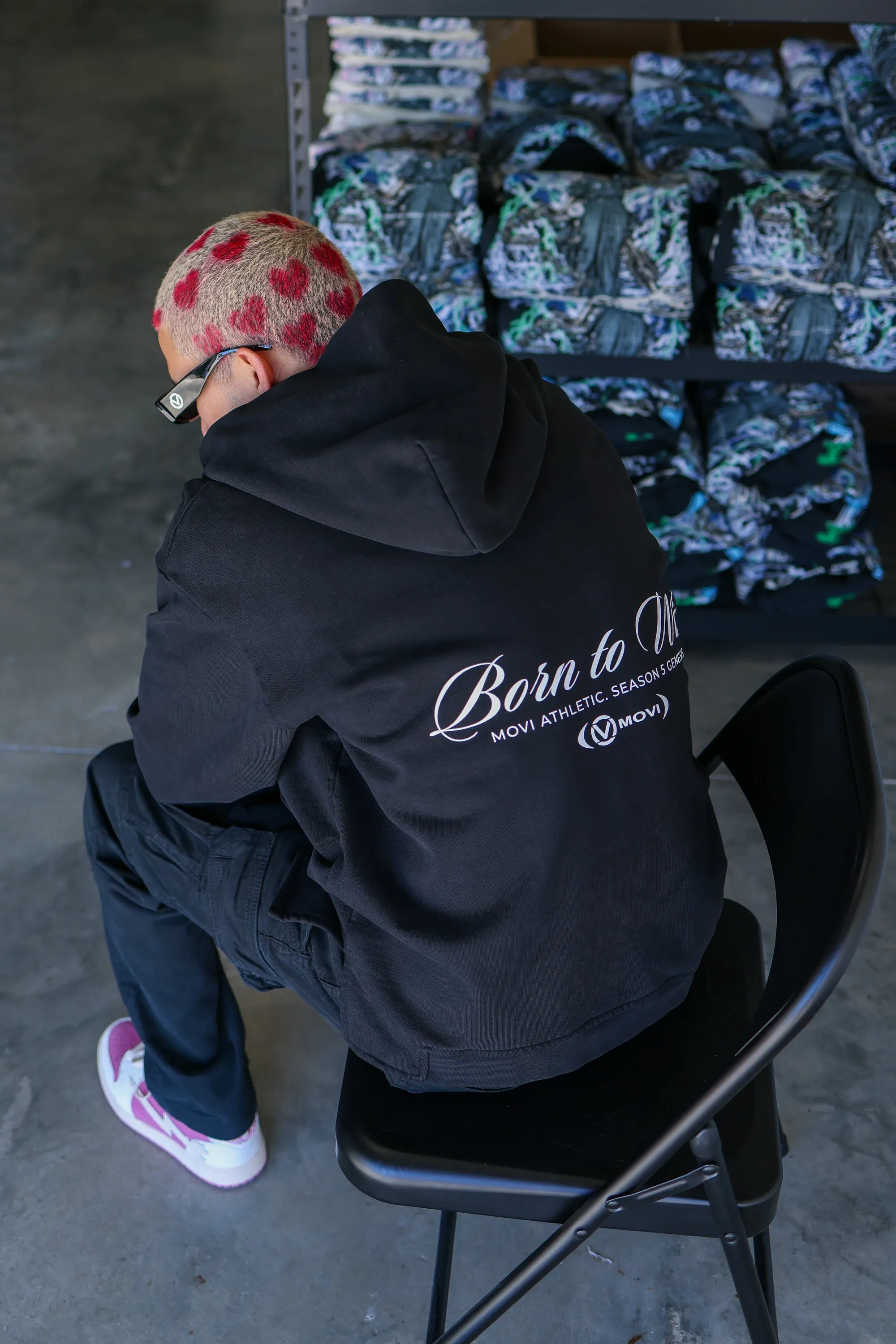 BORN TO WIN HOODIE - BLACK