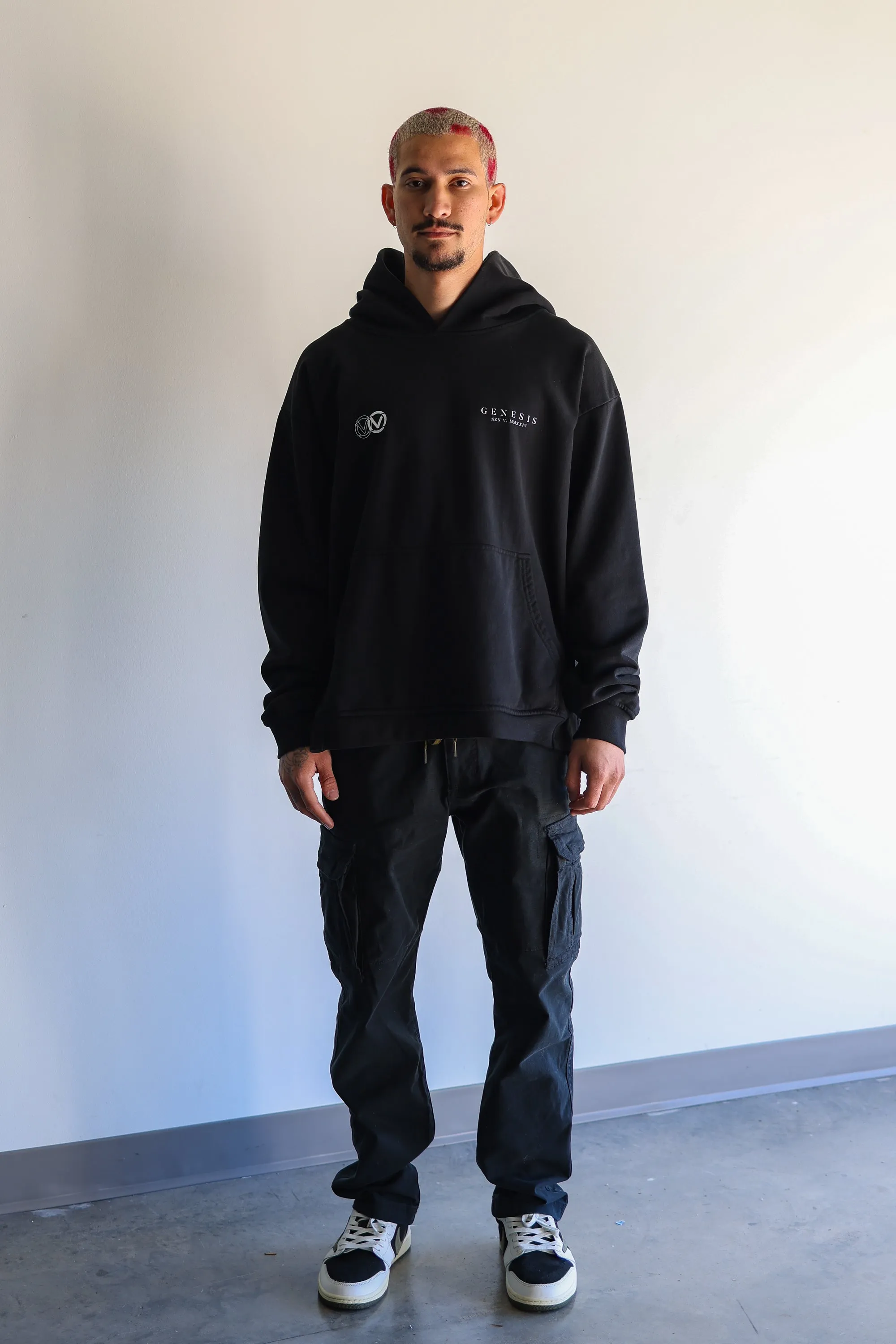 BORN TO WIN HOODIE - BLACK