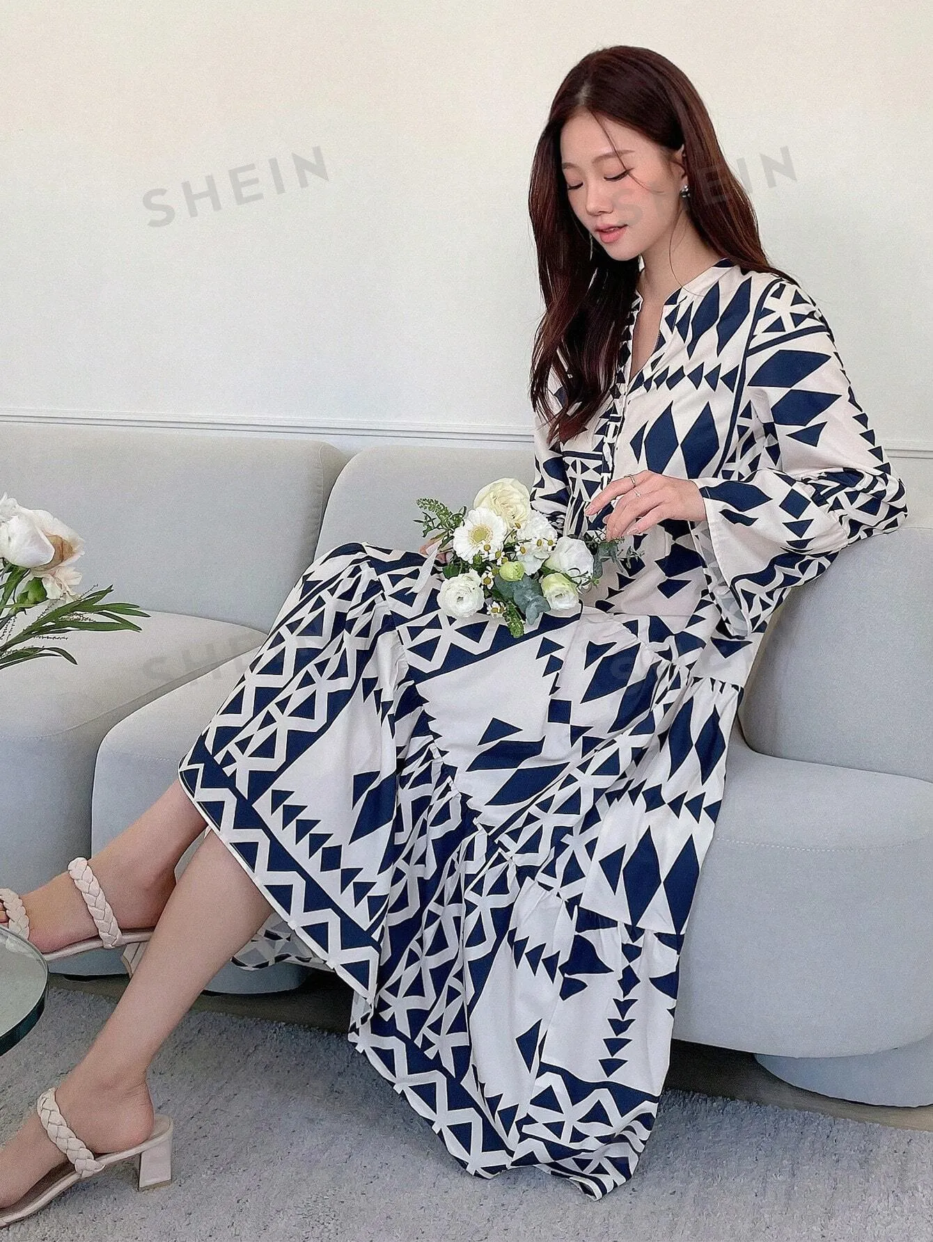 DAZY Geometric Pattern Printed V-Neck Flared Sleeve Loose Fit Dress