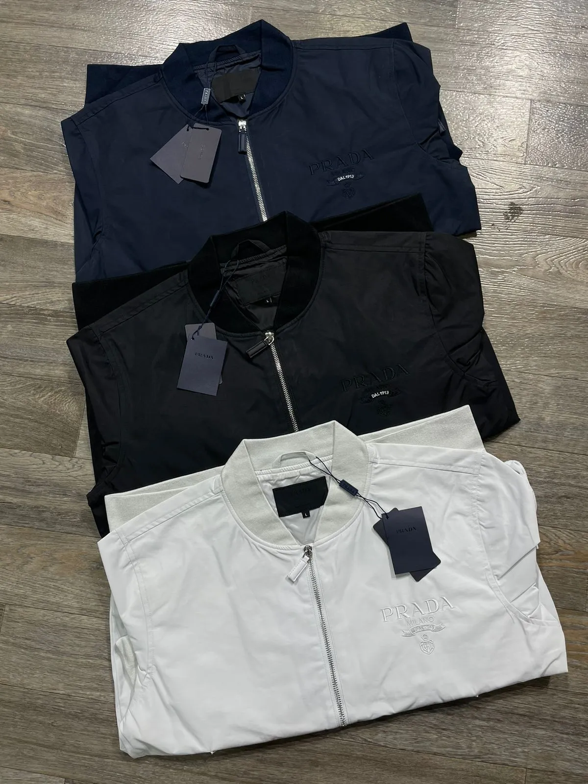 Elegant and Classic Zip Closure  Jacket