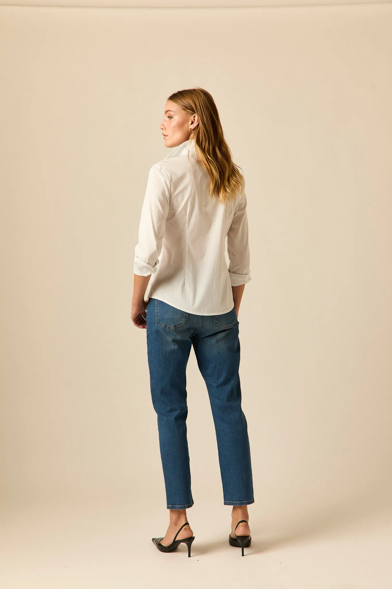 Jeans mom fit tiro alto azul