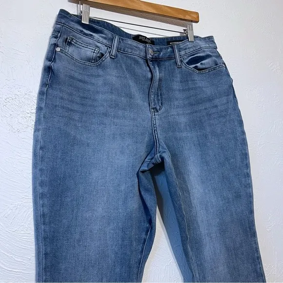 Judy Blue Jeans Women's Boyfriend Fit Size 15/32 Blue Denim Fray Hem High Rise