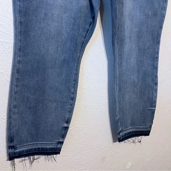 Judy Blue Jeans Women's Boyfriend Fit Size 15/32 Blue Denim Fray Hem High Rise