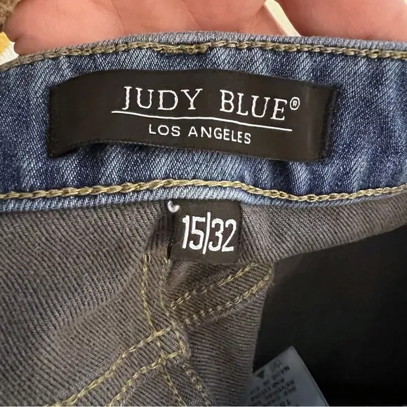 Judy Blue Jeans Women's Boyfriend Fit Size 15/32 Blue Denim Fray Hem High Rise