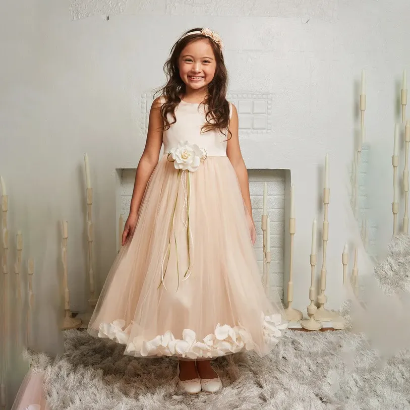 Kenza - Blush and Ivory Petals