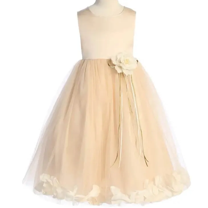 Kenza - Blush and Ivory Petals