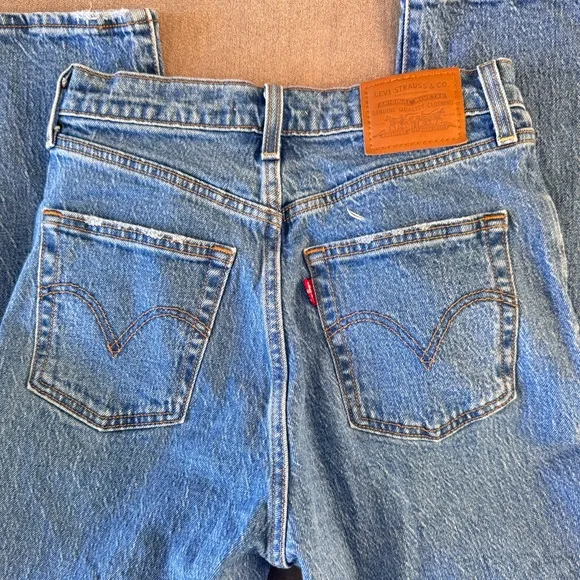 Levi’s Ribcage Straight Ankle Premium Jeans