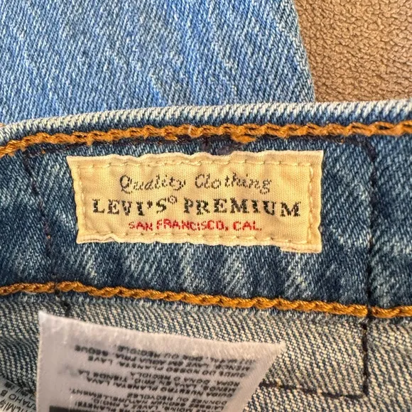 Levi’s Ribcage Straight Ankle Premium Jeans