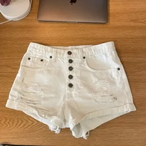 LF Carmar white denim shorts