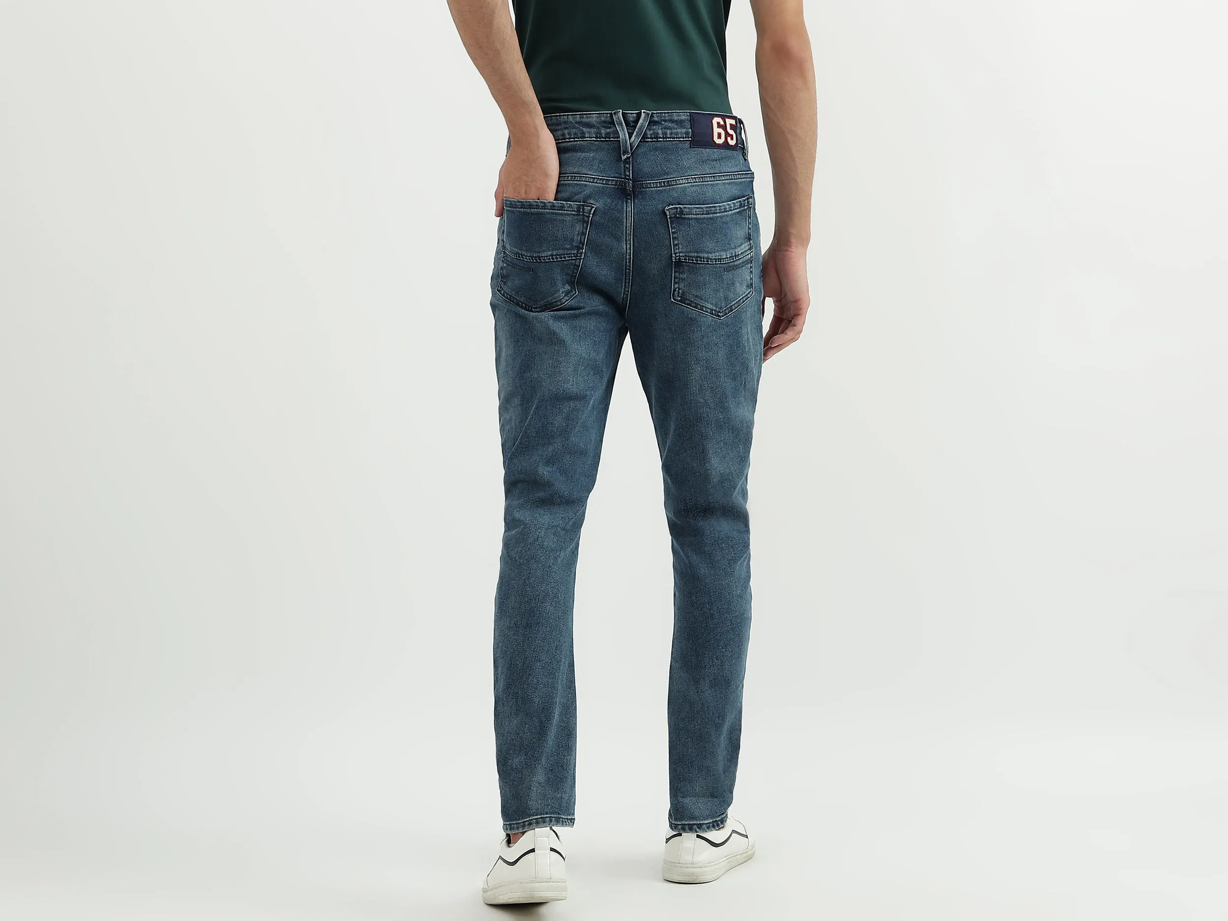 Men Solid Carrot Fit Jeans