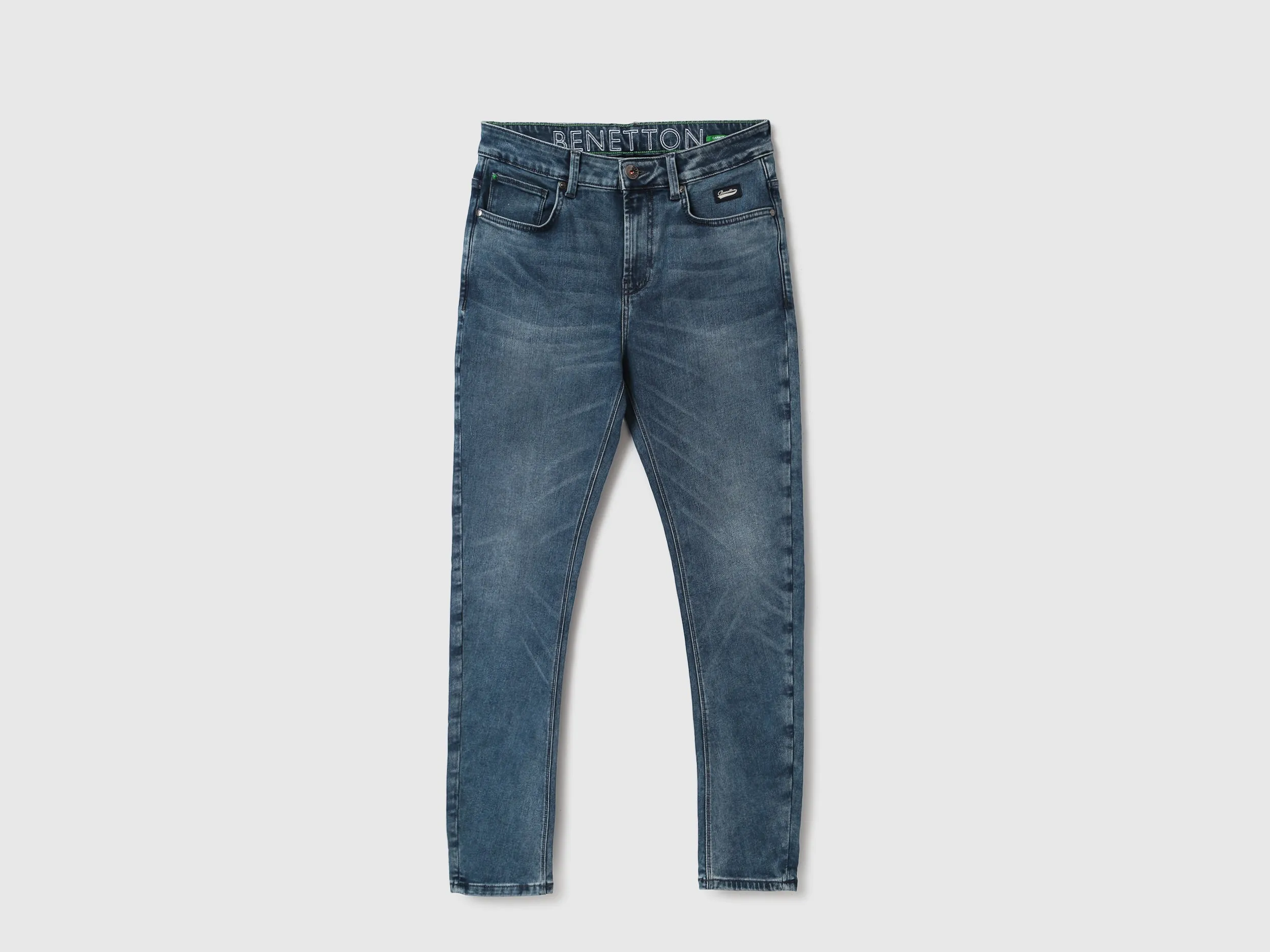 Men Solid Carrot Fit Jeans