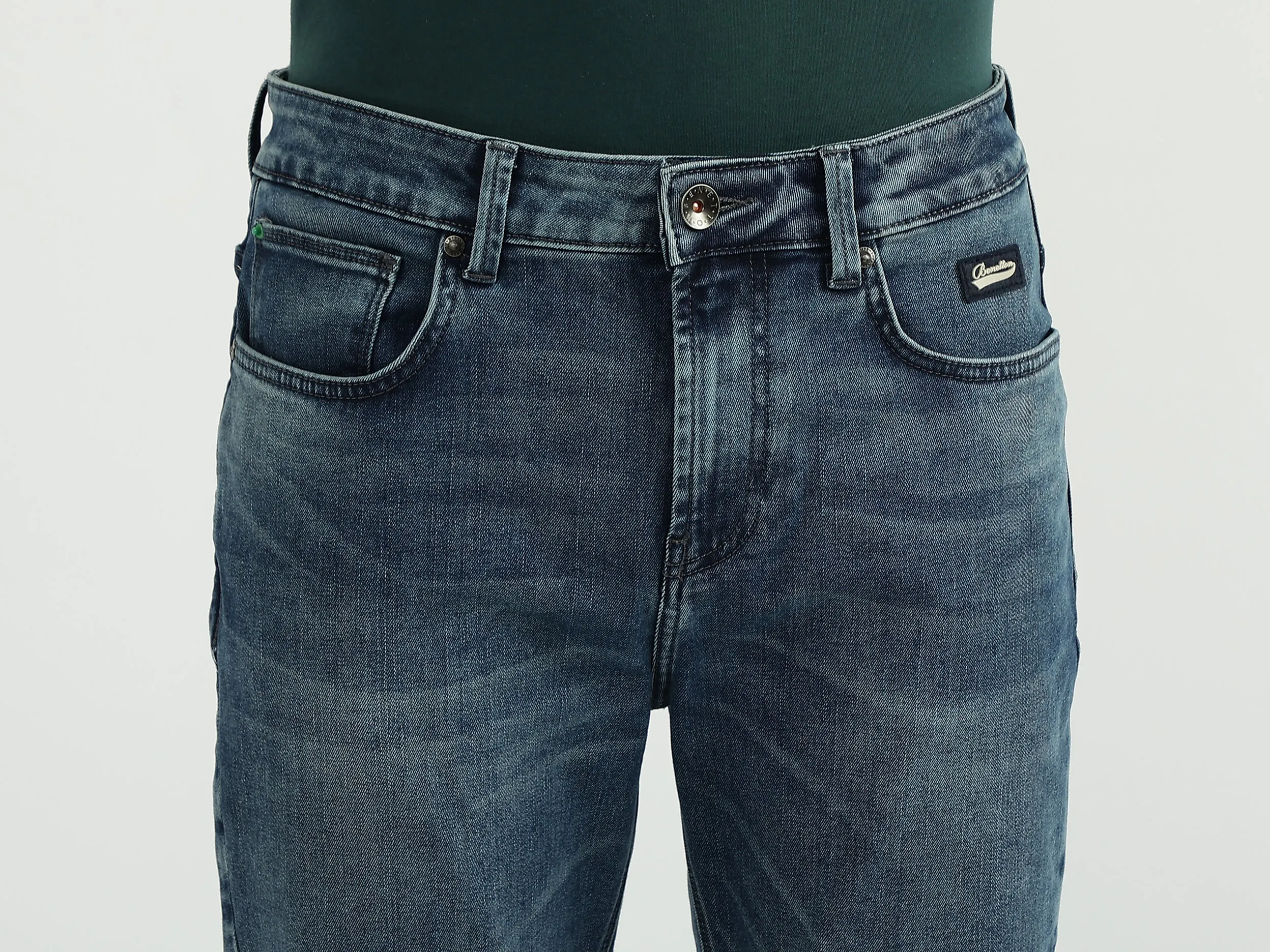 Men Solid Carrot Fit Jeans