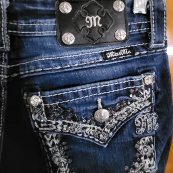 Miss Me 28Signature RiseStraight # The Buckle # Miss MeThe  rise in the je