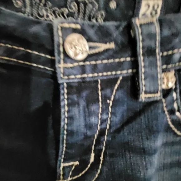 Miss Me 28Signature RiseStraight # The Buckle # Miss MeThe  rise in the je