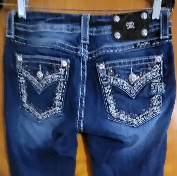 Miss Me 28Signature RiseStraight # The Buckle # Miss MeThe  rise in the je