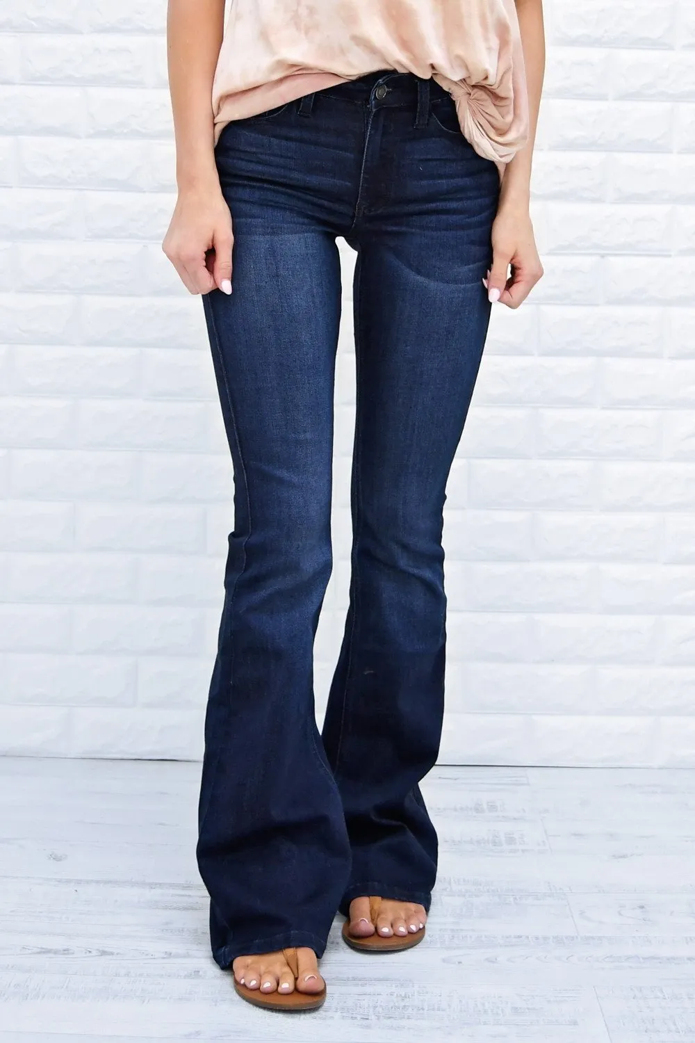 Must Have Dark Flare Jeans - Kan Can