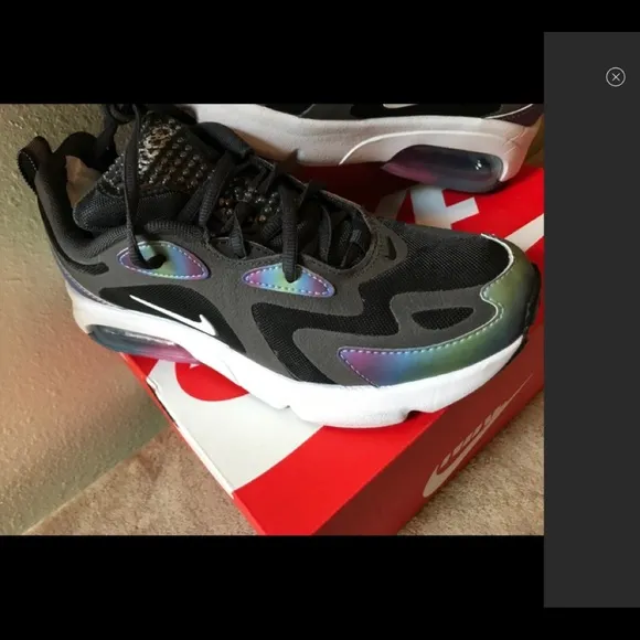 NIB - NIKE AIR MAX 200 20 (GS) Size 4Y