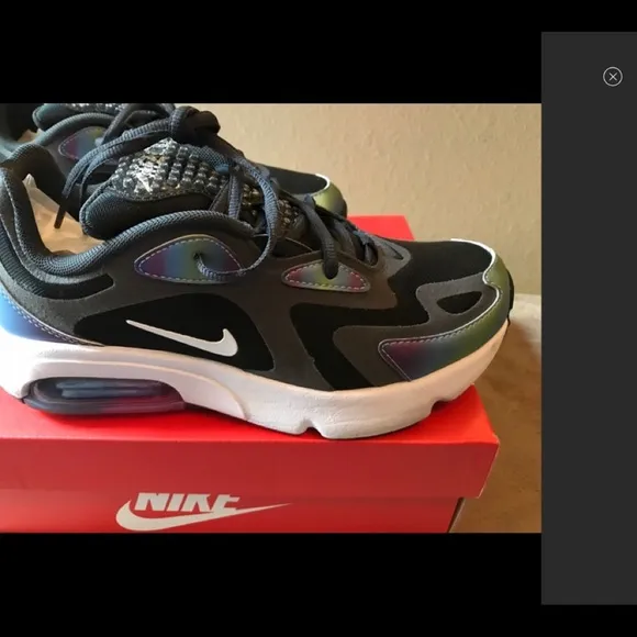 NIB - NIKE AIR MAX 200 20 (GS) Size 4Y