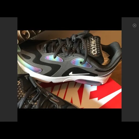 NIB - NIKE AIR MAX 200 20 (GS) Size 4Y