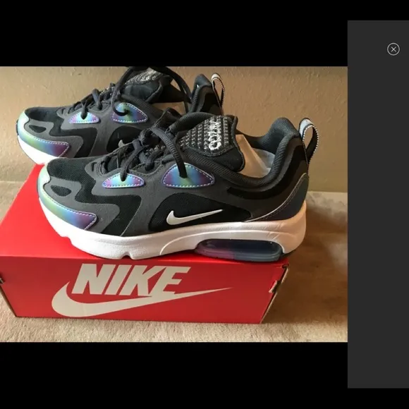 NIB - NIKE AIR MAX 200 20 (GS) Size 4Y
