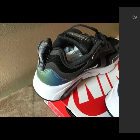 NIB - NIKE AIR MAX 200 20 (GS) Size 4Y