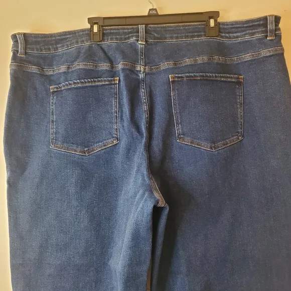 NWT Universal Standard Straight Leg Jeans Dark Wash Stretch Size 26