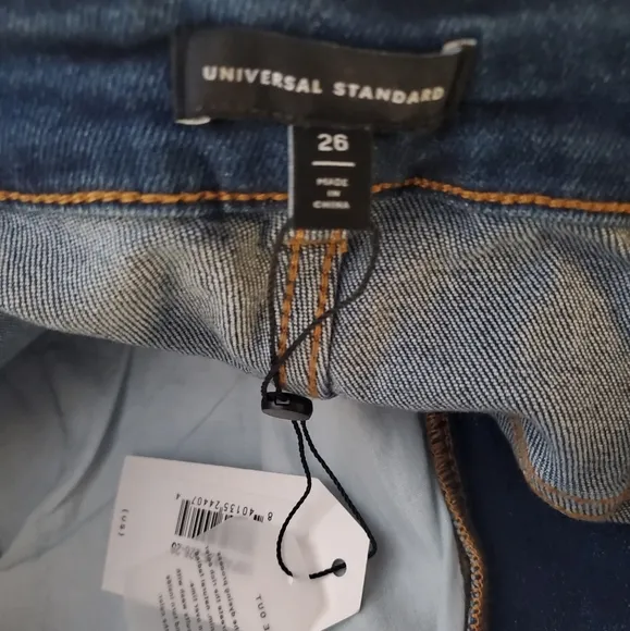 NWT Universal Standard Straight Leg Jeans Dark Wash Stretch Size 26