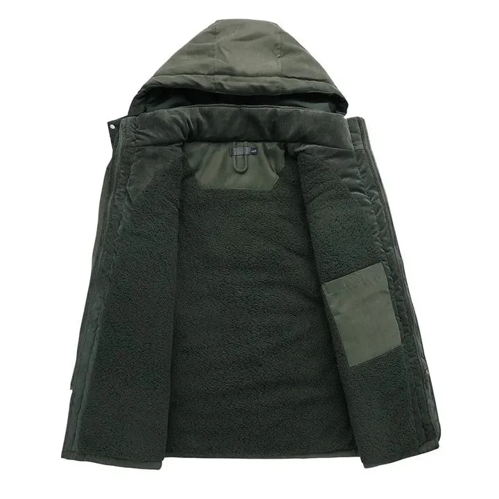 Robust men's jacket with warm inner lining and stylish design