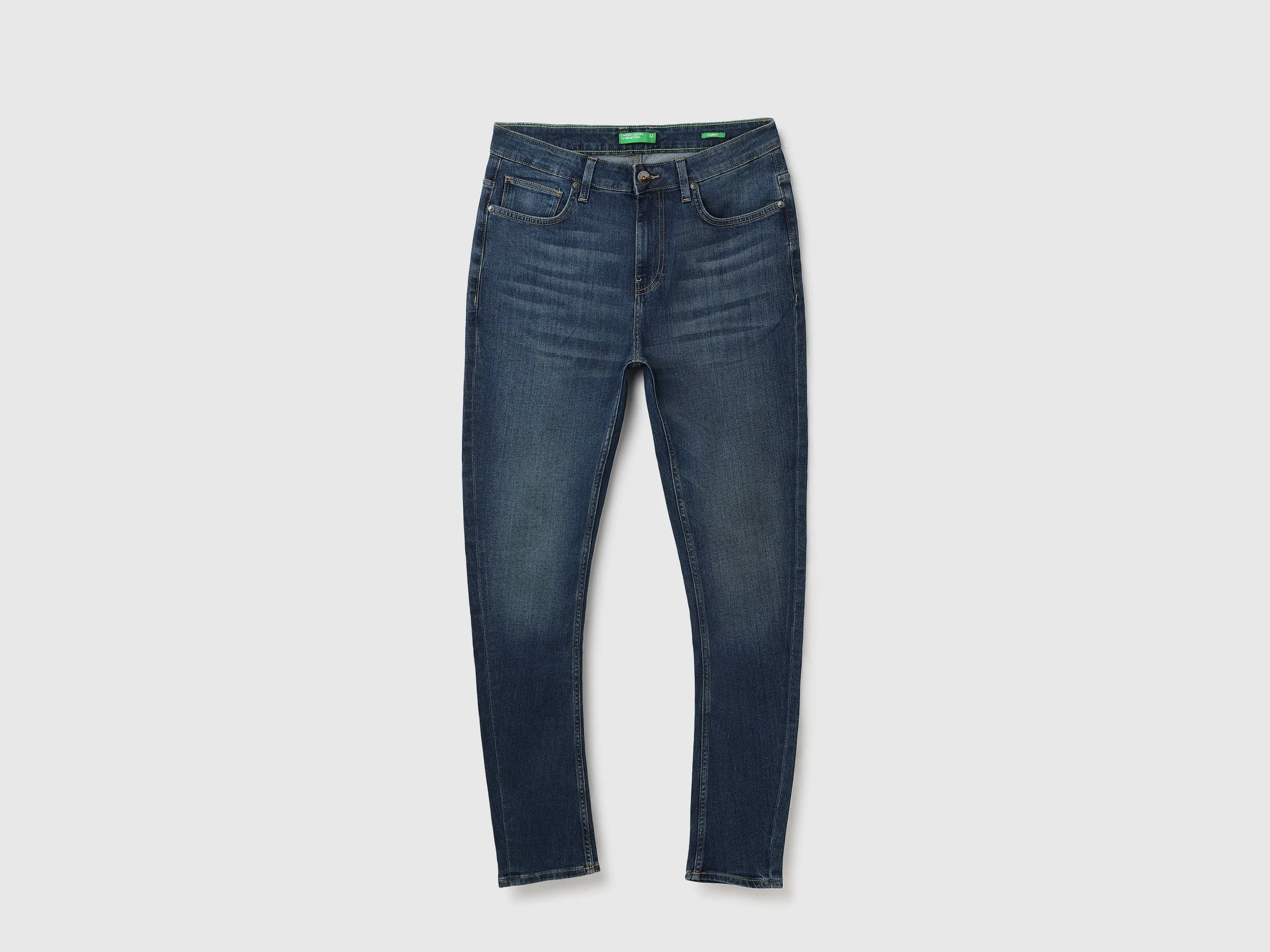 Solid Mid Rise Carrot Fit Jeans