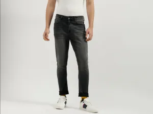 Solid Pattern Carrot Fit Jeans