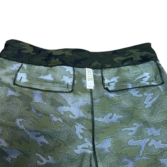 Spanx Green Camo Sunshine Shorts 6” Sz.1X
