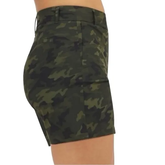 Spanx Green Camo Sunshine Shorts 6” Sz.1X