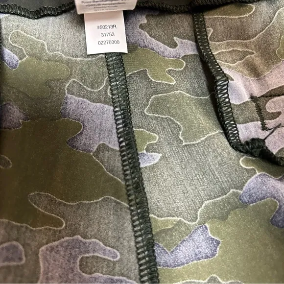 Spanx Green Camo Sunshine Shorts 6” Sz.1X
