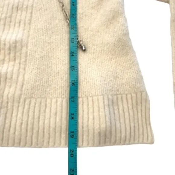 St. John Ivory Cashmere Silk Sweater Drawstring Neck Metal/Fabric‎ Size Small