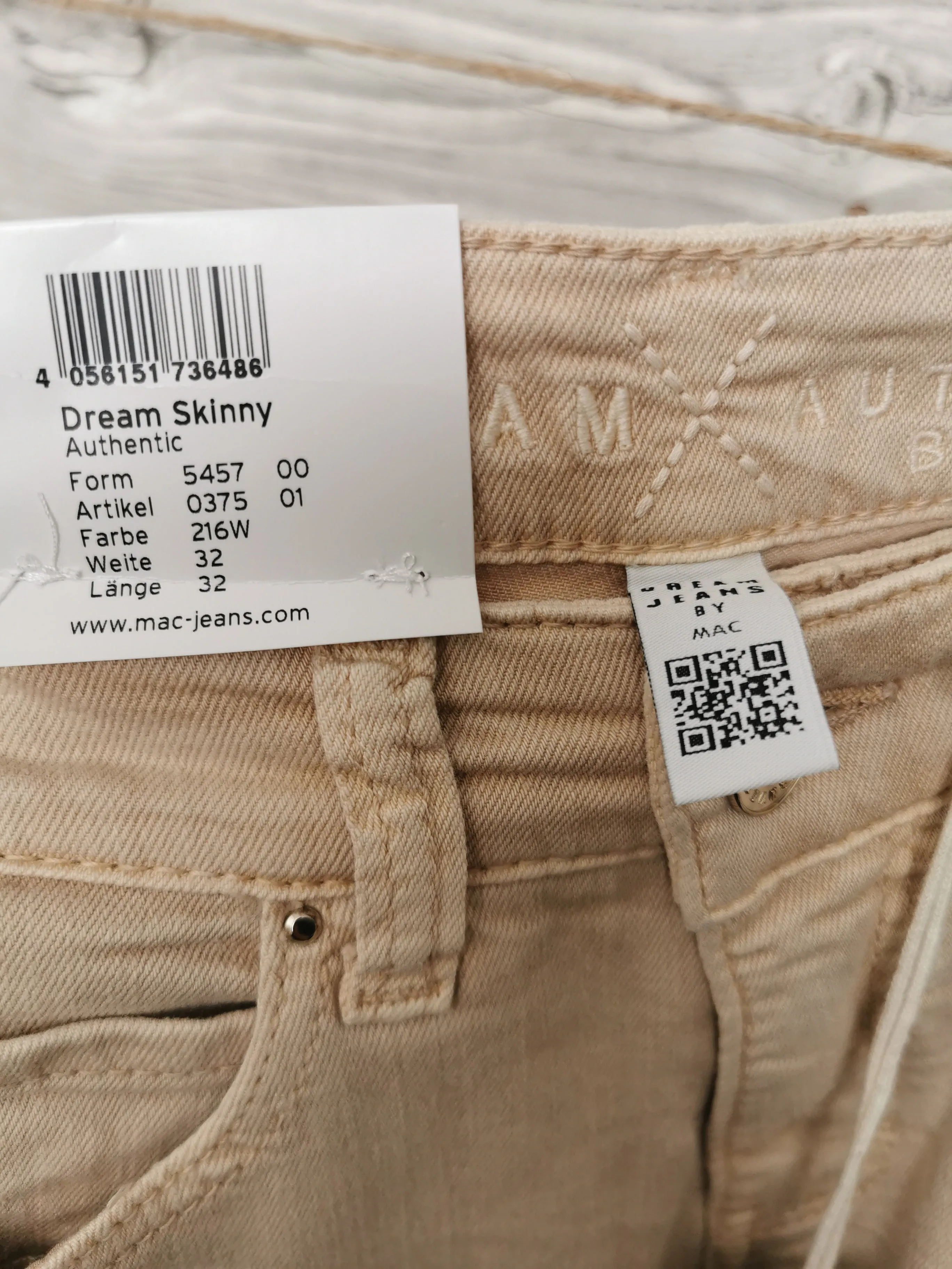 WOMENS SIZE 2 / 32 - MAC Jeans, Dream Skinny NWT B4
